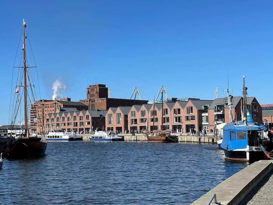 Dock 07 - Modernes 4 Sterne-Ferienapartment Direkt Am Hafen Wißmar エクステリア 写真