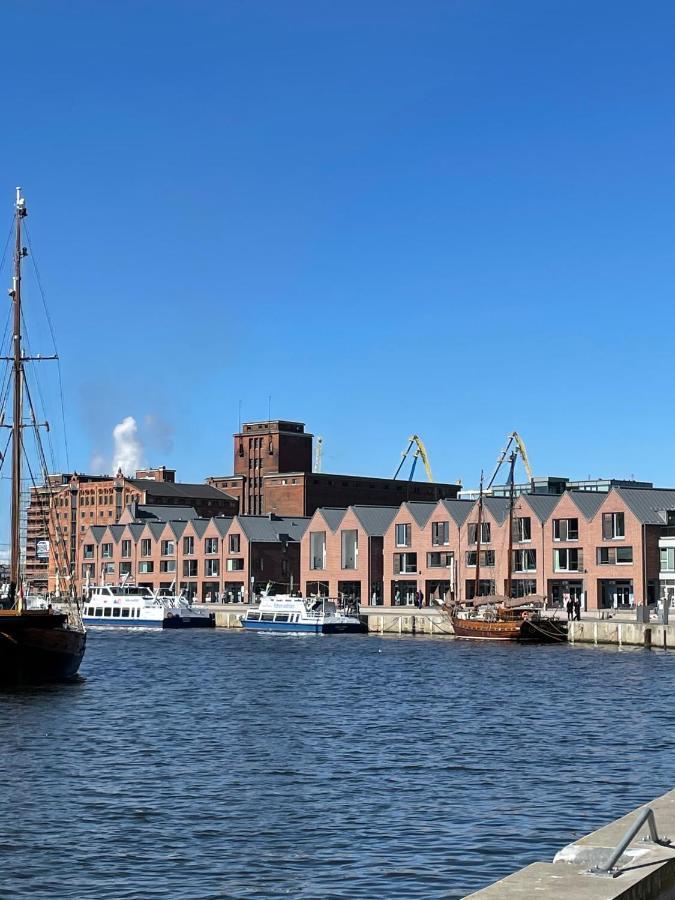 Dock 07 - Modernes 4 Sterne-Ferienapartment Direkt Am Hafen Wißmar エクステリア 写真