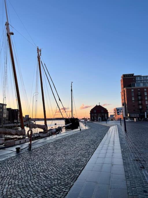Dock 07 - Modernes 4 Sterne-Ferienapartment Direkt Am Hafen Wißmar エクステリア 写真