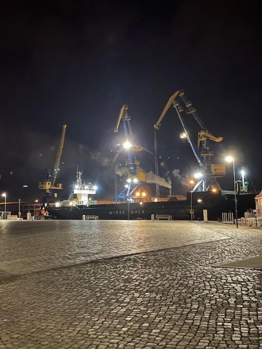 Dock 07 - Modernes 4 Sterne-Ferienapartment Direkt Am Hafen Wißmar エクステリア 写真